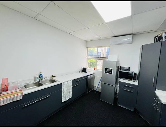 335M² OFFICE TO LET IN VORNA VALLEY